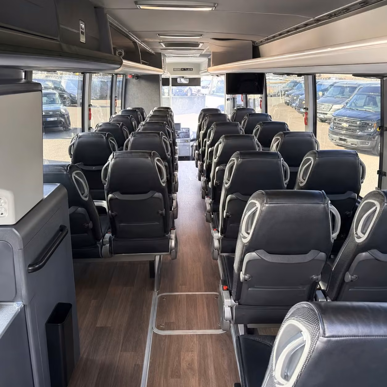 charter bus transportation for large concert groups in the flint area